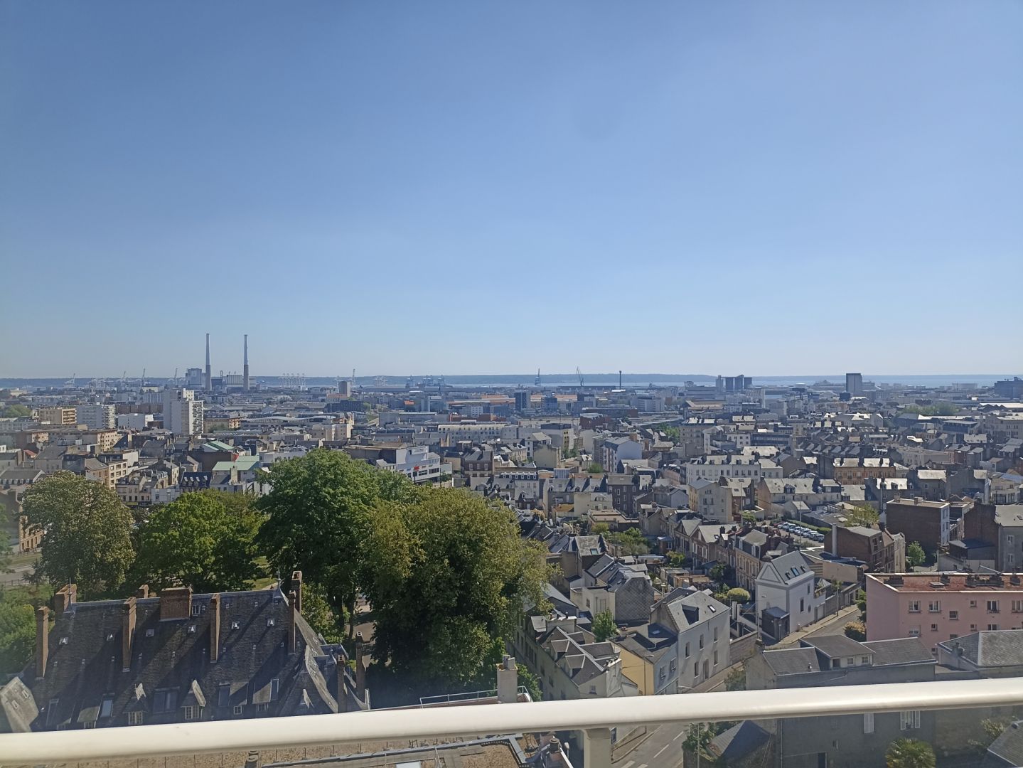 APPARTEMENT A VENDRE AVEC BALCON SUD et GARAGE !