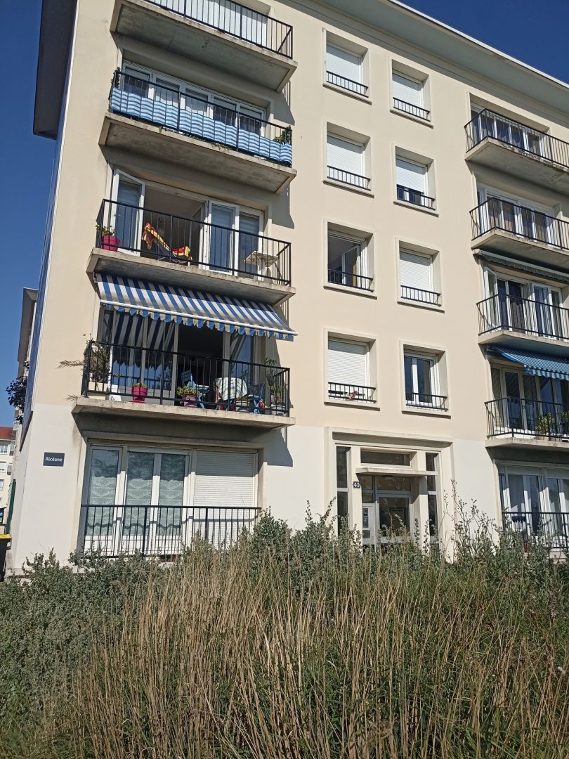 APPARTEMANT A VENDRE VUE MER !! 2